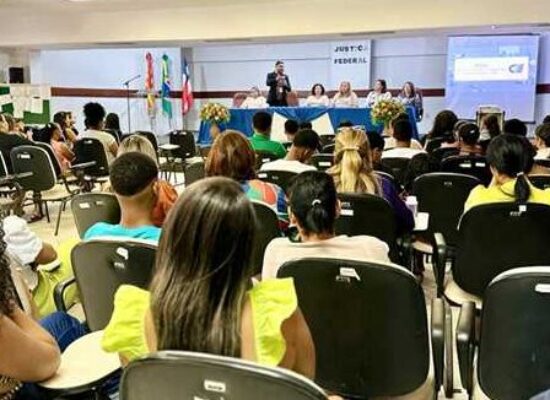 Projeto Jovem Social realiza aula inaugural da 10ª Turma em Ilhéus
