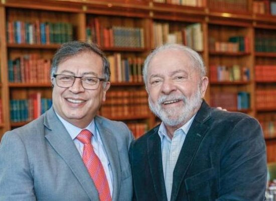 Lula e presidente da Colômbia se reúnem para discutir Amazônia
