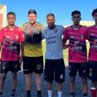 GAROTOS DA BASE DO BARCELONA TREINAM COM O GRAPIÚNA