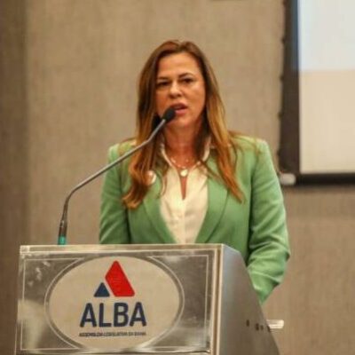 Deputada Estadual Soane Galvão apresenta Projeto de Lei que obriga assinatura física de idosos em contratos de operação de créditos.