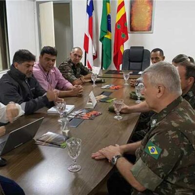 Ilhéus recebe visita do general Guedon, comandante da 6ª Região Militar