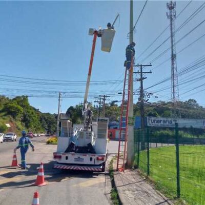 Prefeitura instala braços de iluminação no Banco da Vitória e no ramal da rodovia Ilhéus-Uruçuca
