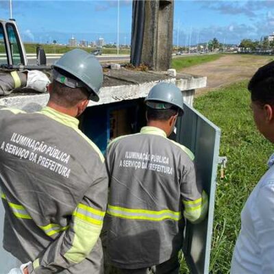 Prefeitura de Ilhéus restabelece iluminação de trecho da Ponte Jorge Amado após furto de cabos