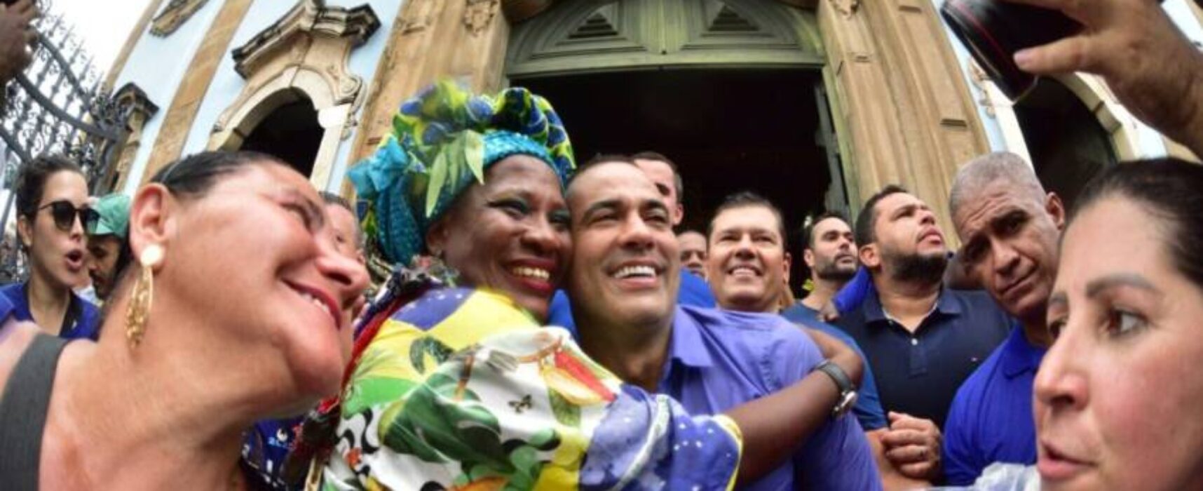 “Que o 2 de Julho inspire a todos nós para seguirmos construindo uma Salvador cada vez melhor”, diz Bruno Reis