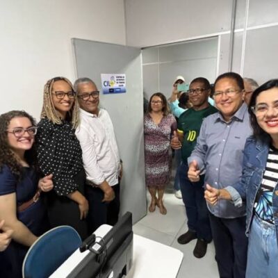 Pacientes e usuários parabenizam o prefeito Augusto Castro pela entrega da USF Doutor João Monteiro