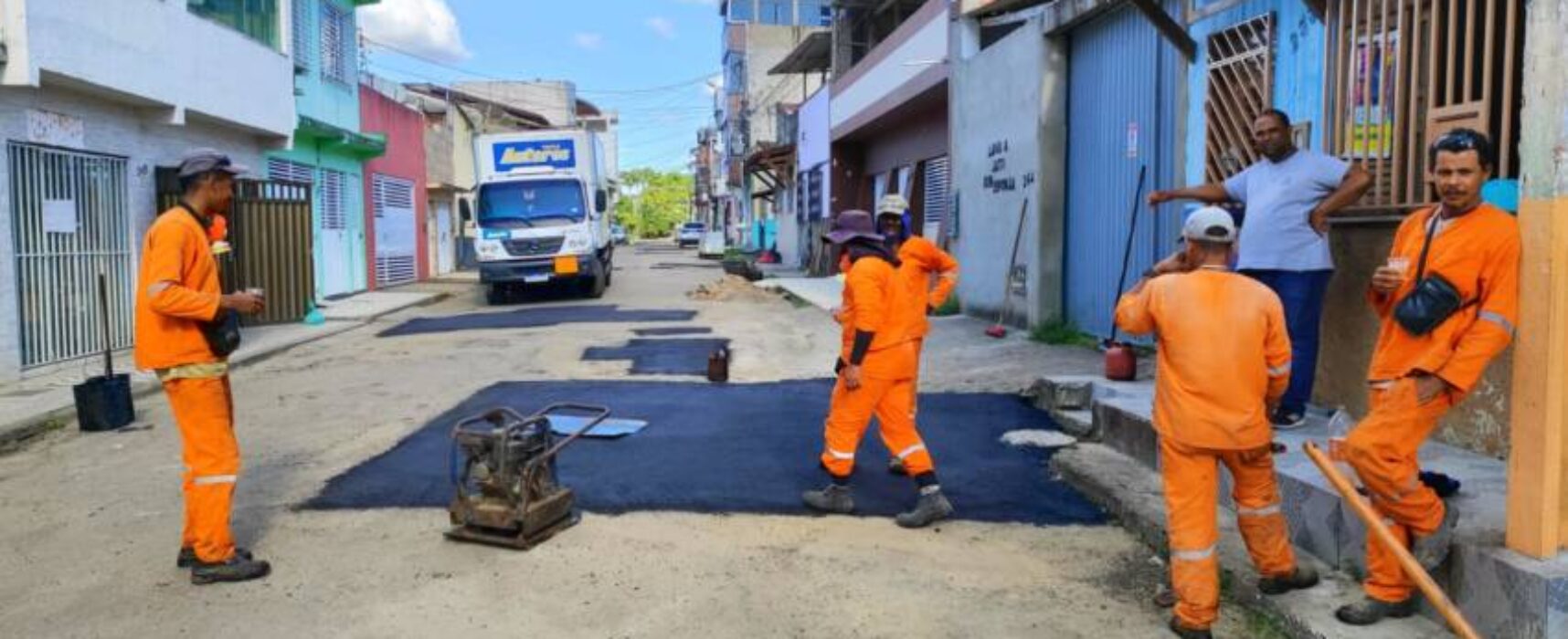Operação tapa-buracos contempla ruas do Bairro Califórnia