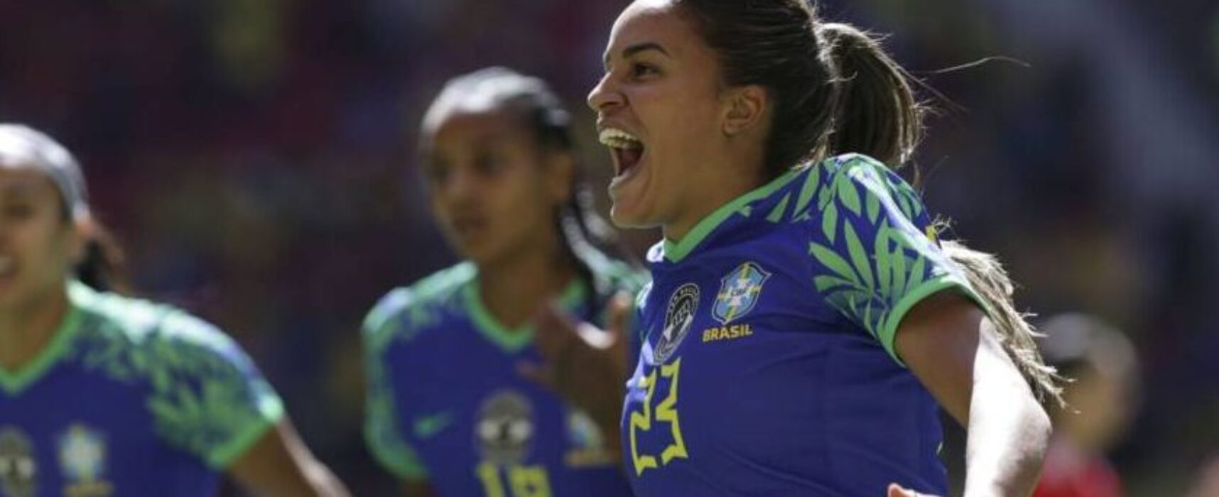 Seleção feminina goleia Chile em último jogo antes da Copa do Mundo