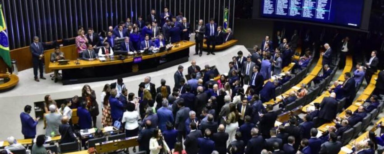 PF suspeita que desvios de emendas tiveram aval da Presidência da Câmara, diz decisão de Dino