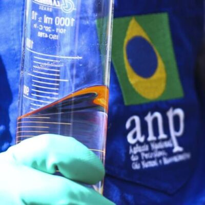 Produção brasileira de petróleo aumenta 4% em 2022, diz ANP