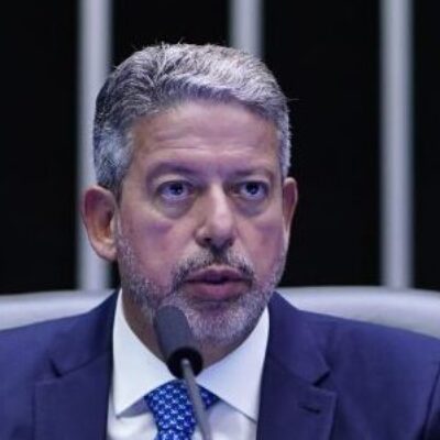Lira vai reunir líderes partidários no domingo para discutir pauta econômica
