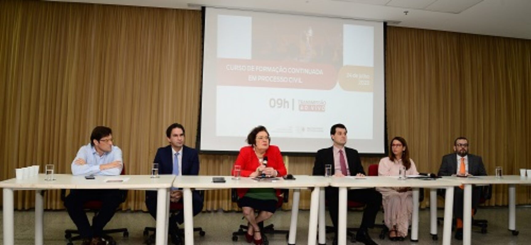 Importância da prova no direito é tema de discussão em curso de formação em processo civil