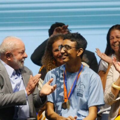 Lula defende mais investimentos públicos em educação