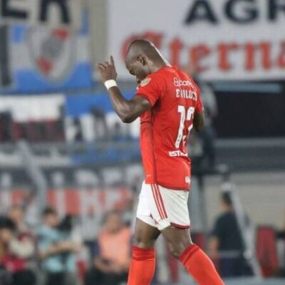 Internacional vence Bolívar e fica perto da semifinal da Libertadores