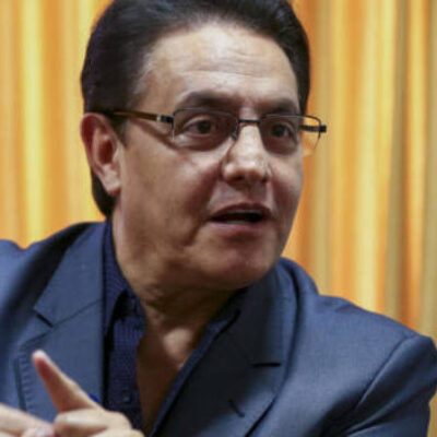 Candidato à presidência do Equador é assassinado em Quito