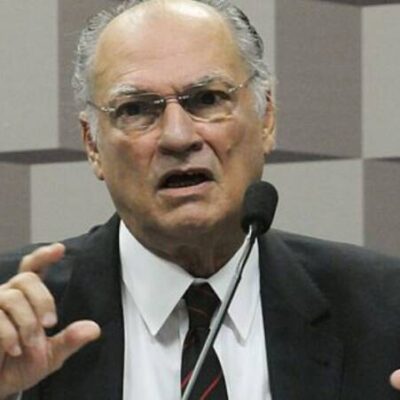 Roberto Freire diz que Executiva do Cidadania quer expulsá-lo para aderir a Lula
