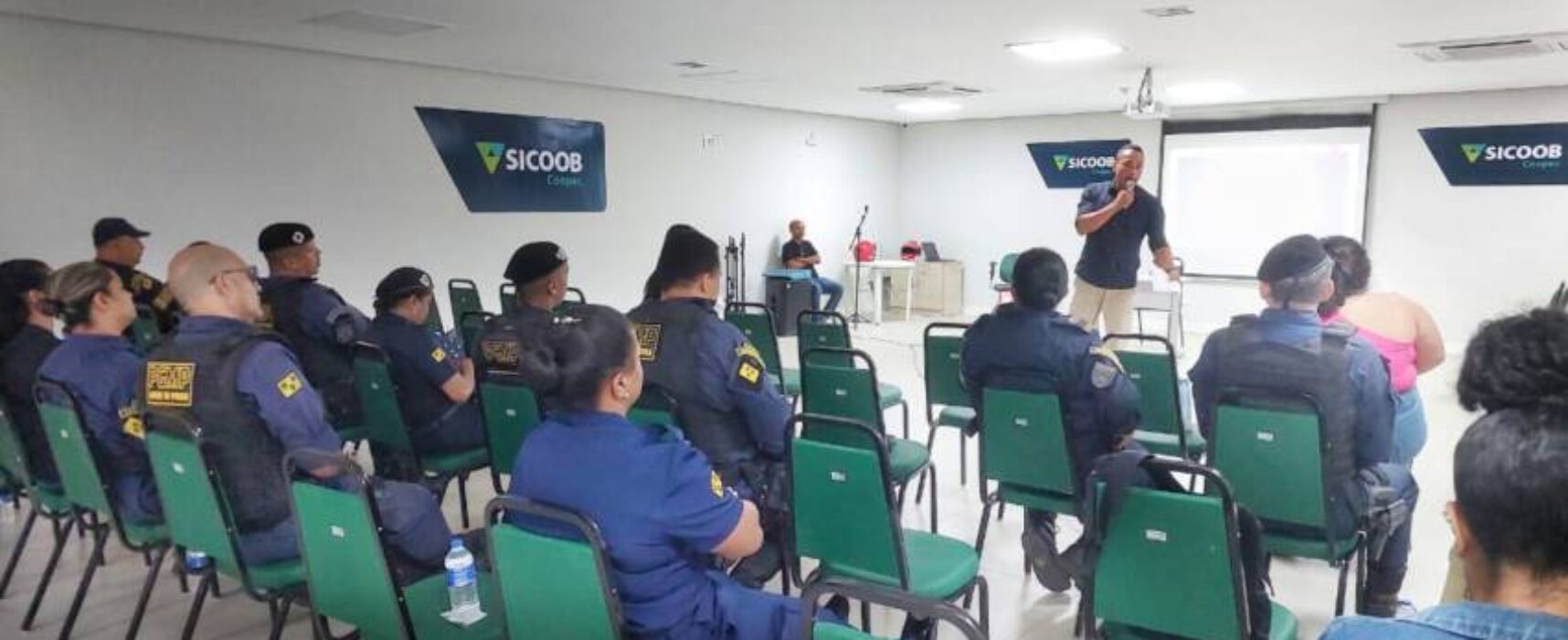 Guardas Civis Municipais de Itabuna participam de capacitação com foco no enfrentamento à violência doméstica