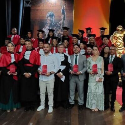 Faculdade de Ilhéus gradua nova turma de bacharéis em Direito