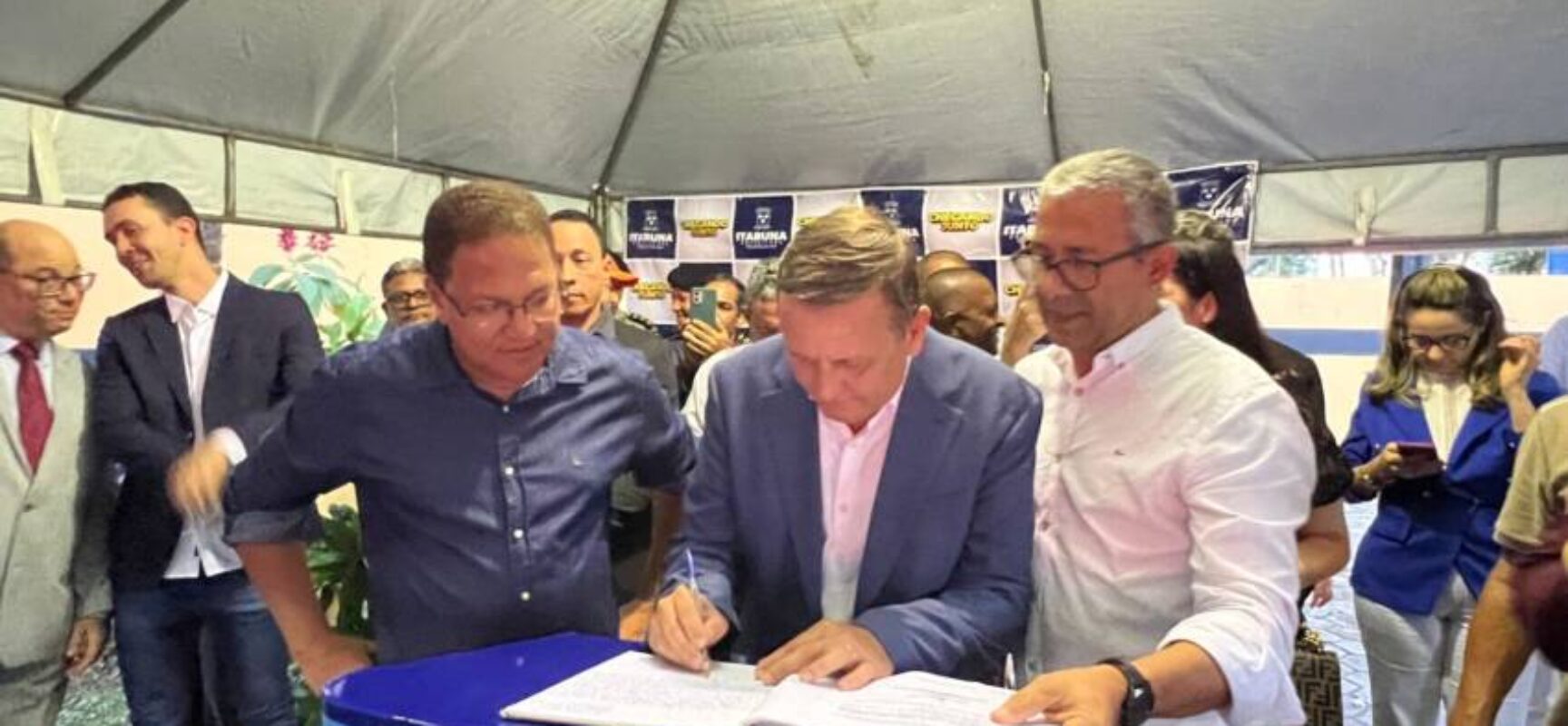 Prefeito Augusto Castro empossa Major PM Fábio Santana na Secretário de Segurança e Ordem Pública