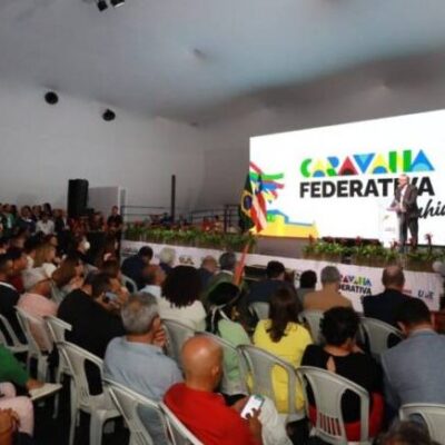 Jerônimo participa do encerramento do primeiro dia da Caravana Federativa em Salvador