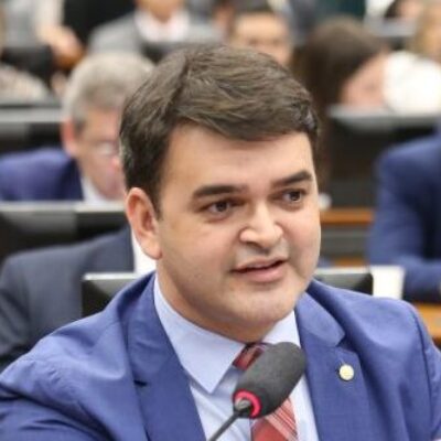 CCJ aprova projeto que dispensa advogado de adiantar custas em ação de cobrança de honorários