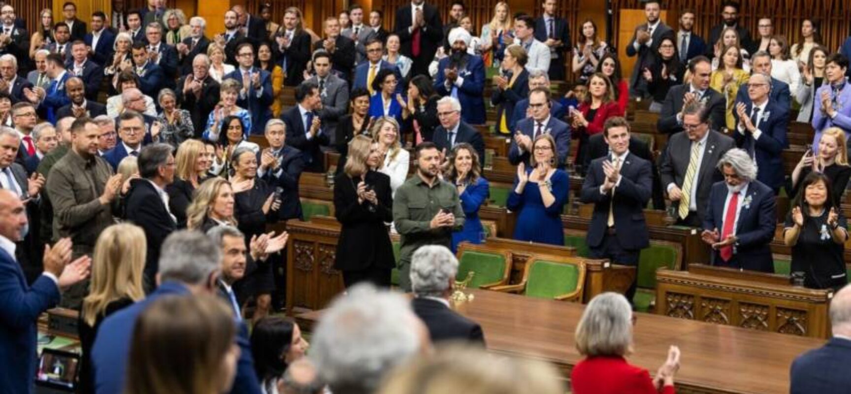 Presidente do Parlamento do Canadá renuncia após chamar nazista de “héroi”