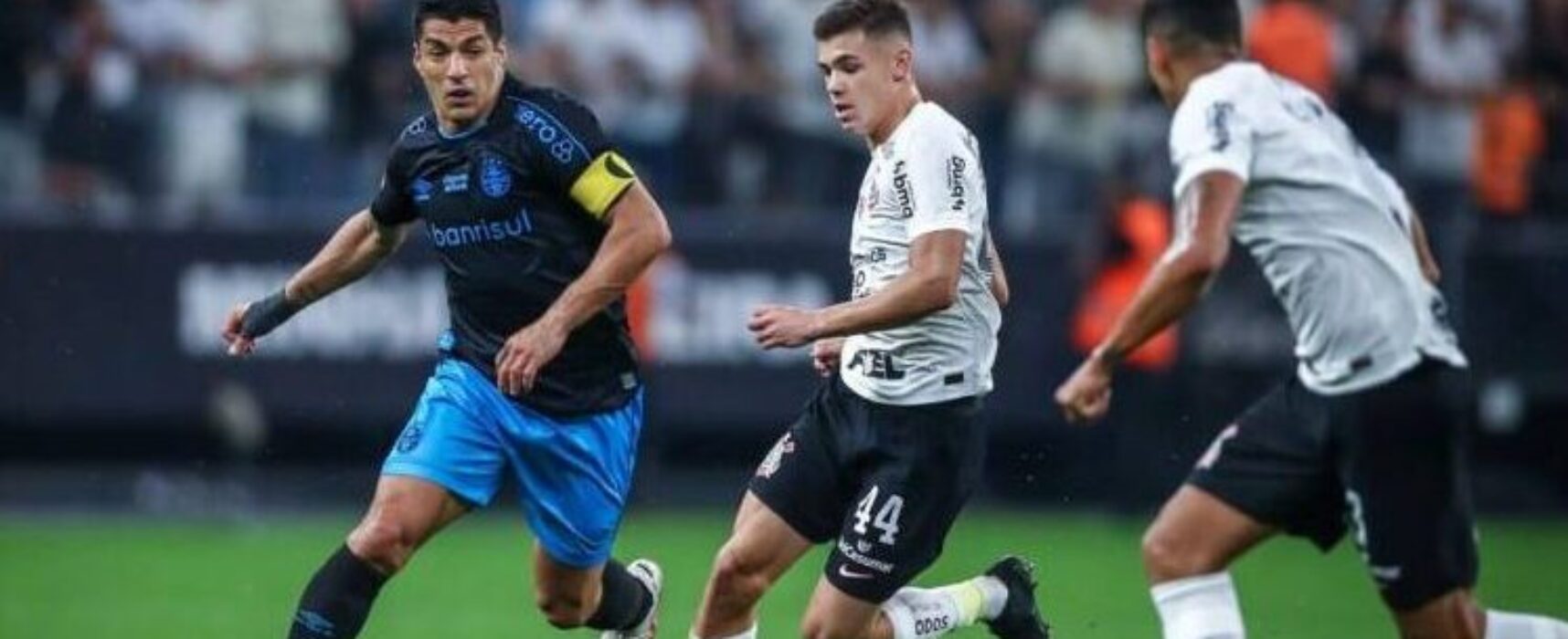 Mercado do futebol se transforma e exige atenção jurídica: SAFs, imagem de atletas e apostas entram no radar