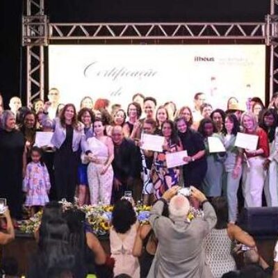 Seduc entrega certificação para gestores escolares da rede municipal de Ilhéus