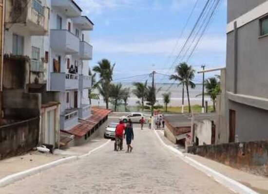 Mais uma rua pavimentada, entregue pela Prefeitura de Ilhéus, no bairro do Malhado