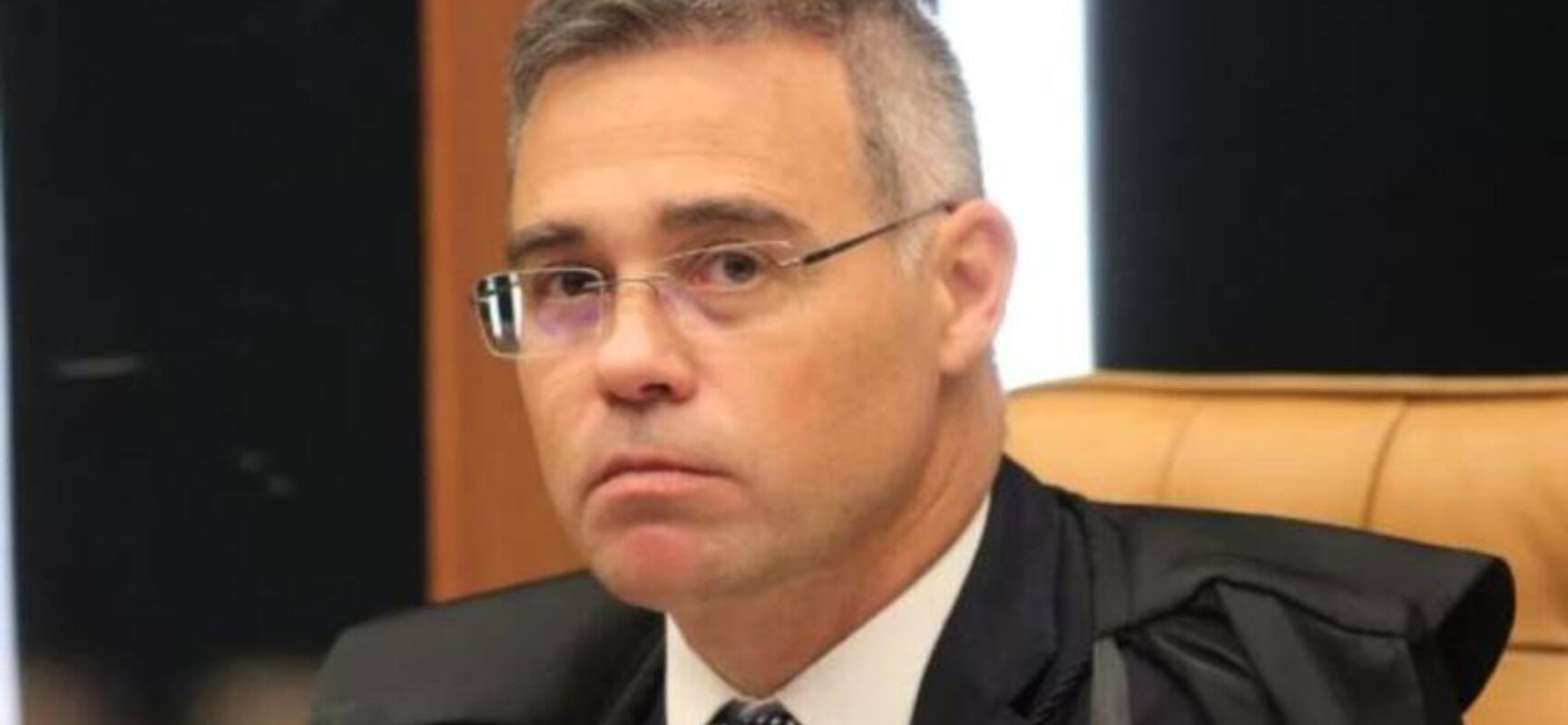 Mendonça autoriza ex-auxiliar de Bolsonaro a não comparecer a CPI dos Atos Golpistas