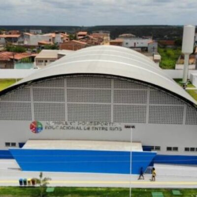 Jerônimo entrega novo complexo poliesportivo e colégio ampliado em Entre Rios