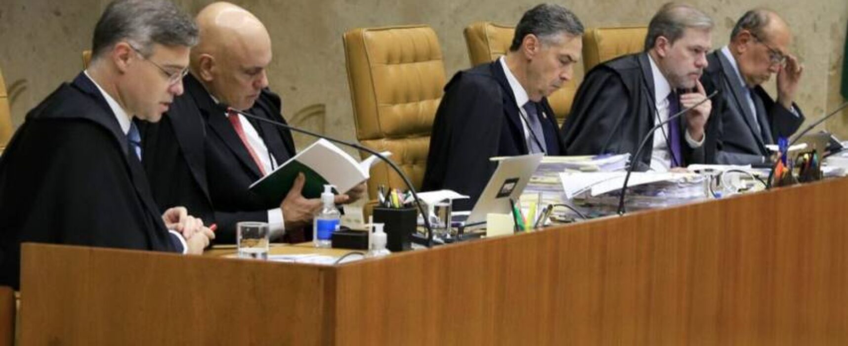 STF nega possibilidade de candidaturas sem filiação partidária