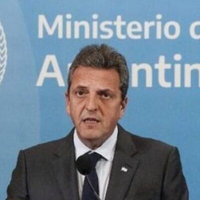 Candidato a presidente da Argentina, ministro da Economia isenta trabalhadores do Imposto de Renda