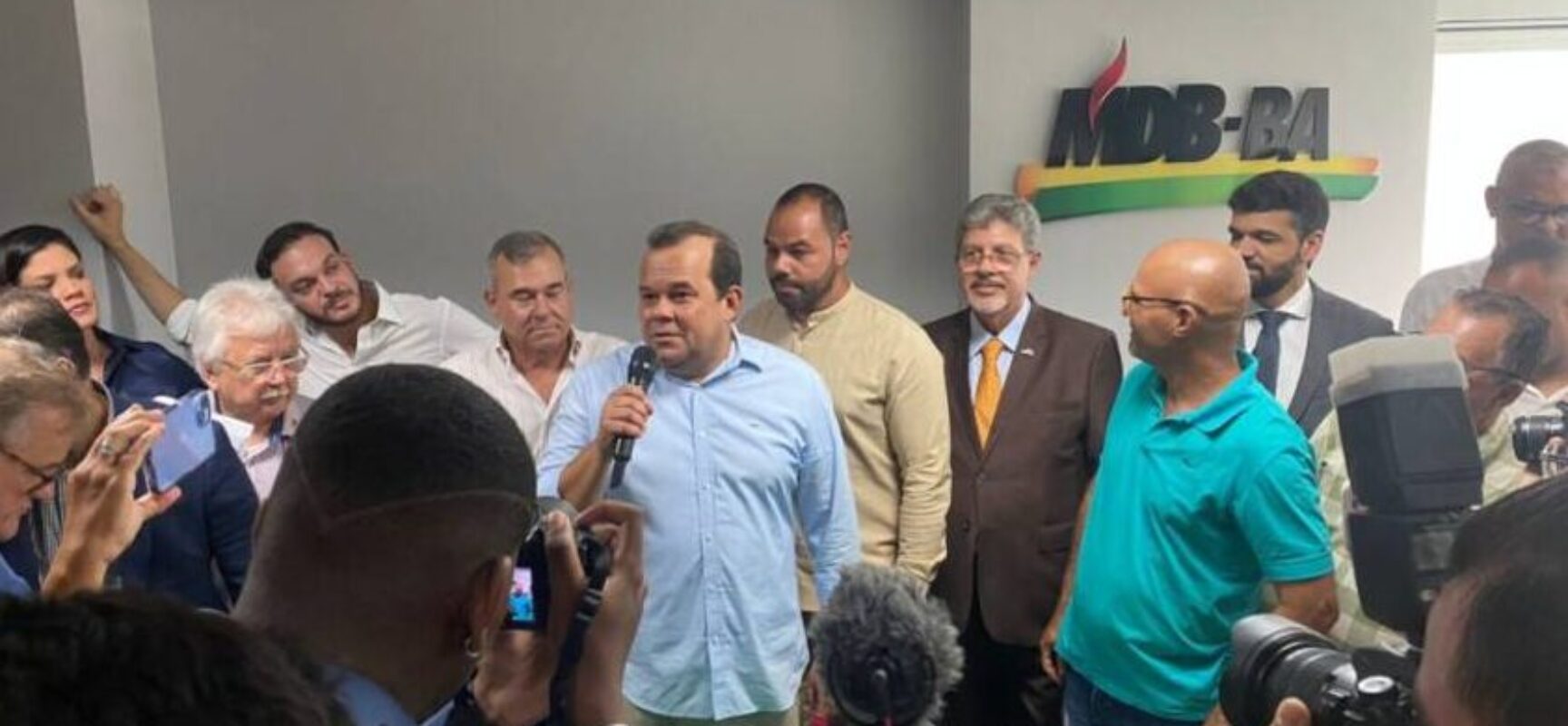 Em evento de filiação, MDB exala confiança de que Geraldo Júnior será o candidato de Jerônimo em Salvador