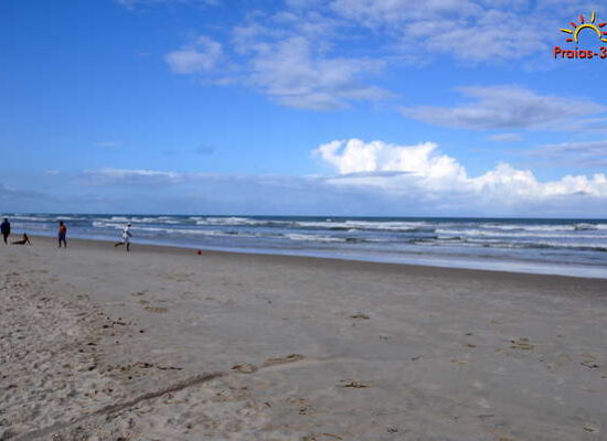 ILHÉUS: Mutirão de limpeza de praia do Joia do Atlântico