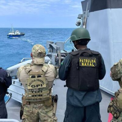Marinha e PF fazem maior apreensão de cocaína no mar brasileiro