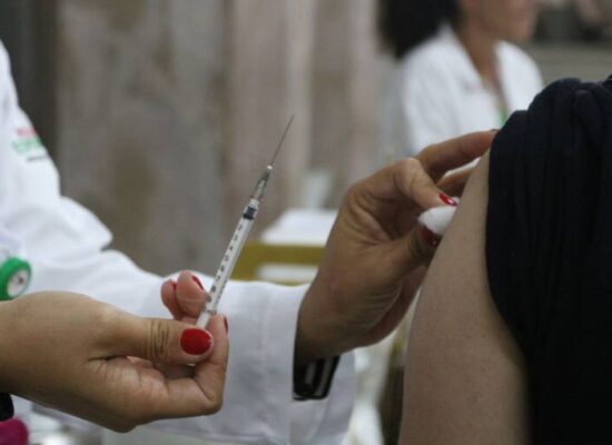 Vacina Qdenga tem público ampliado em Itabuna e está disponível nas unidades  de Saúde