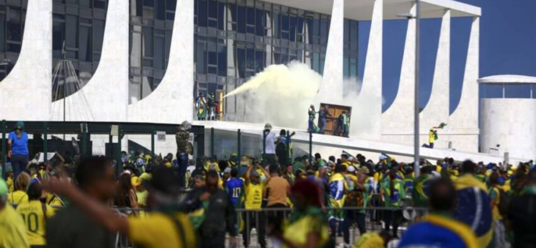Governo deve gastar R$ 8 mi para blindar vidros do Planalto após ataques de 8/01