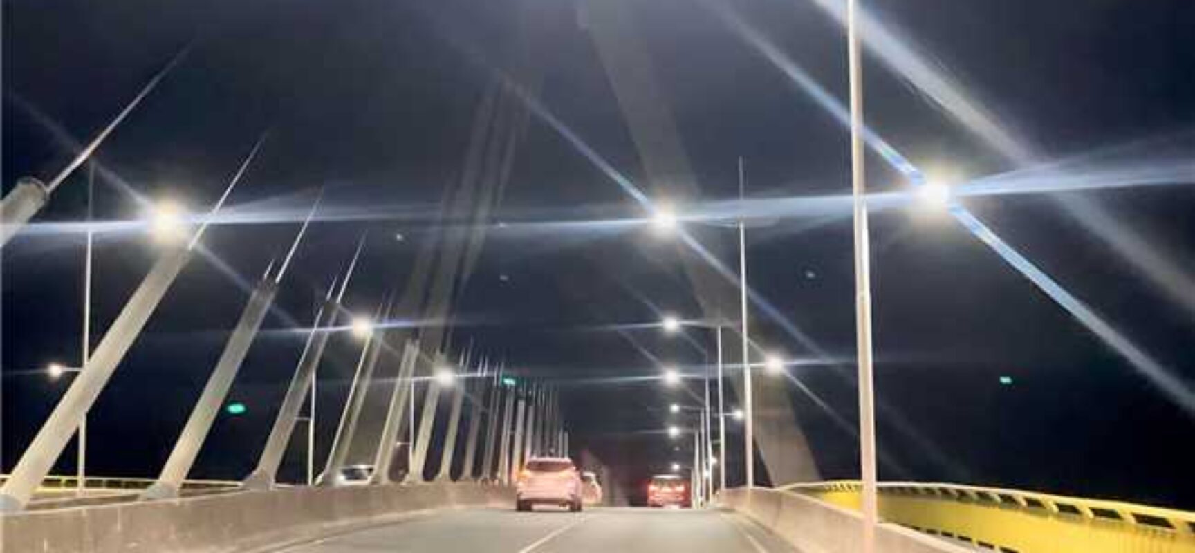 Prefeitura de Ilhéus conclui serviços de manutenção na rede elétrica da Ponte Jorge Amado