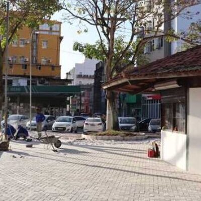 Prefeito Mário Alexandre confere andamento dos serviços de requalificação da Praça José Marcelino