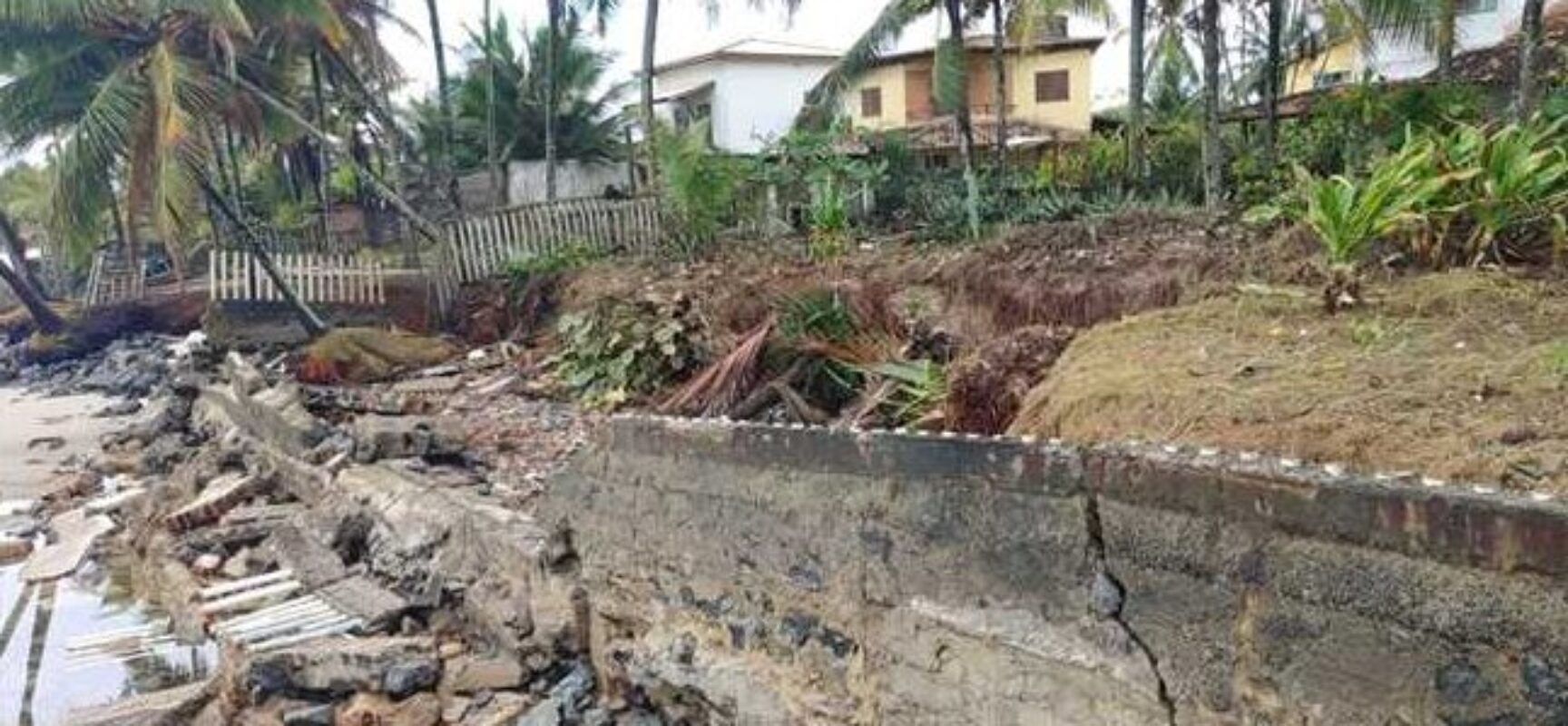 Prefeitura decreta situação de emergência em áreas afetadas por erosão costeira na Zona Norte