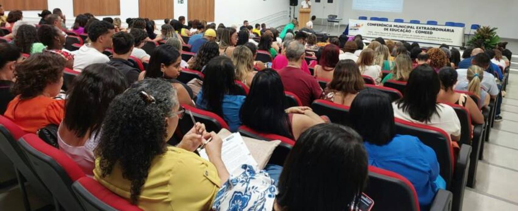 Conferência da Educação em Itabuna reuniu dirigentes, professores e sociedade civil