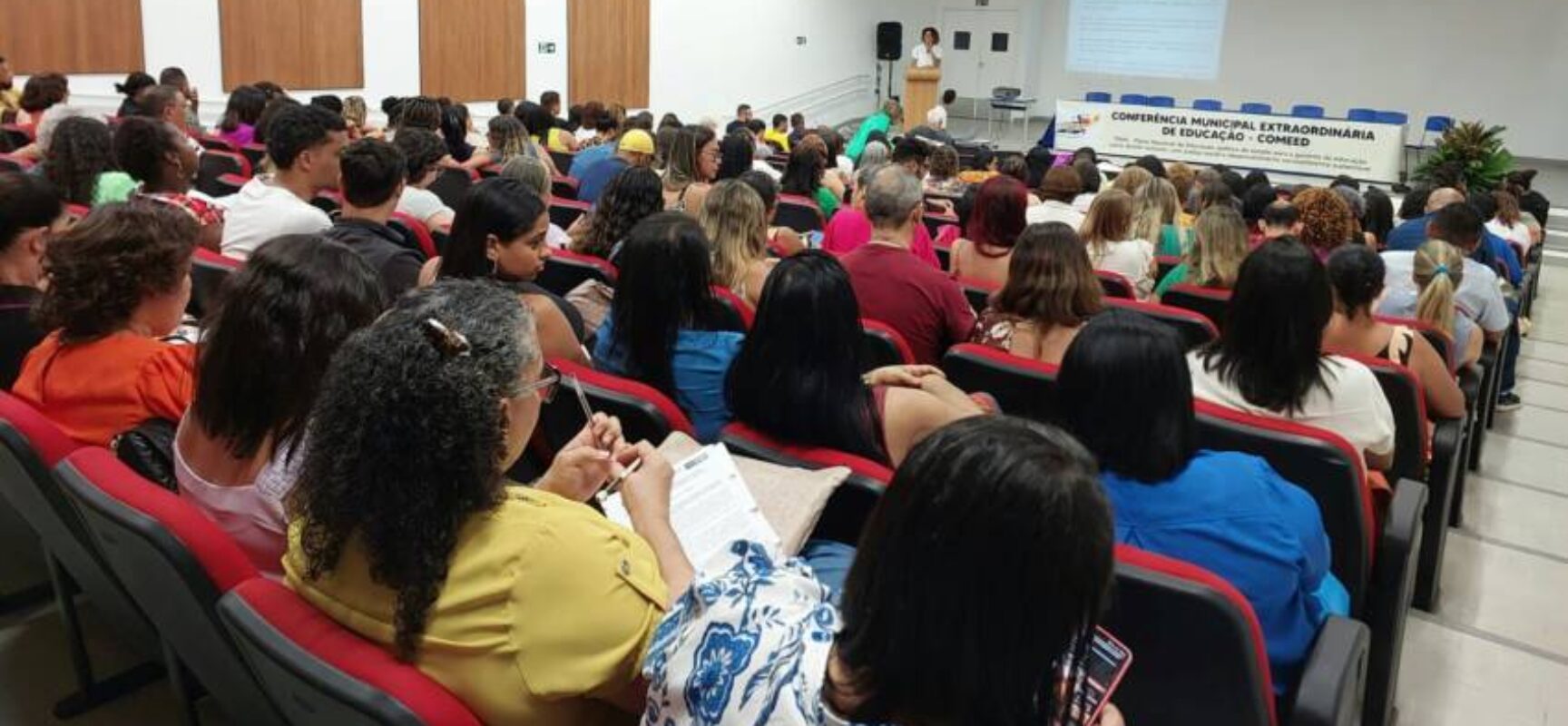 Conferência da Educação em Itabuna reuniu dirigentes, professores e sociedade civil