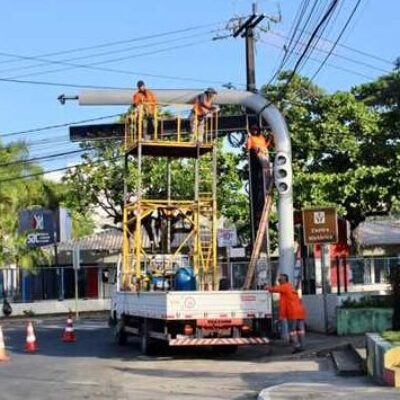 Prefeitura de Ilhéus instala novos semáforos no Pontal e na região central da cidade