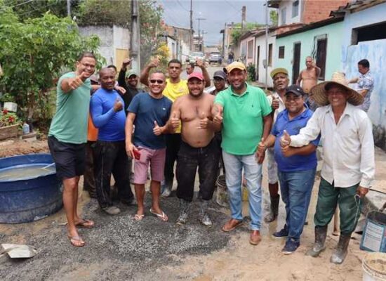 Prefeitura leva programa de Pavimentação Comunitária ao Alto do Carvalho e Ilhéus II
