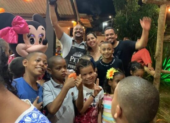 Wiliam Oliveira e parceiros realizam festa maravilhosa para as crianças do Hernani Sá