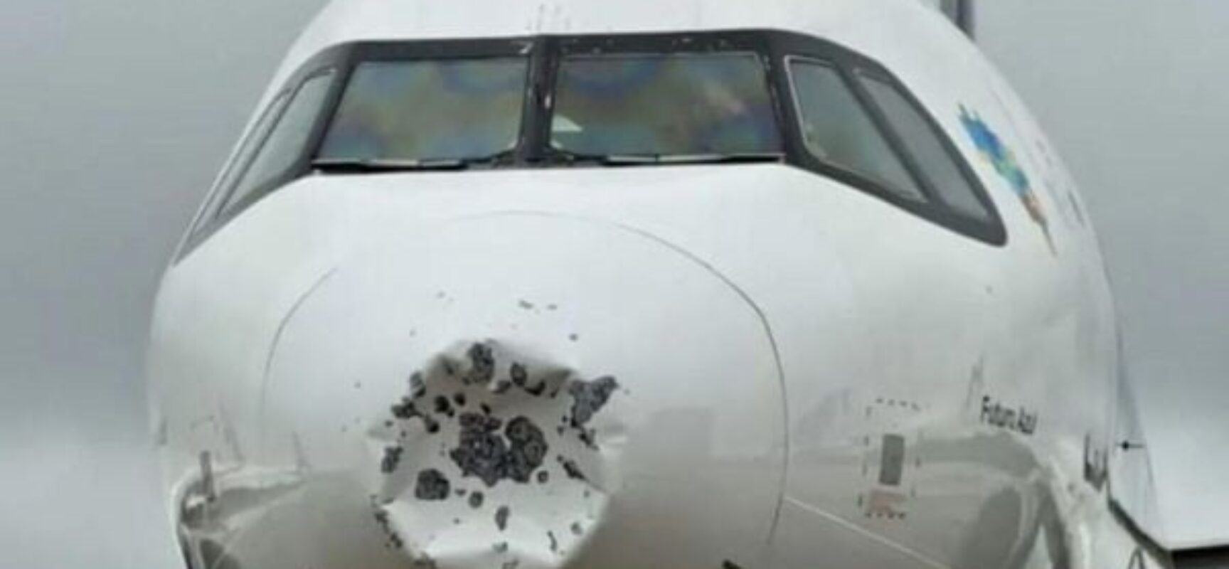 Avião que decolou de Ilhéus é danificado após ser atingido por tempestade