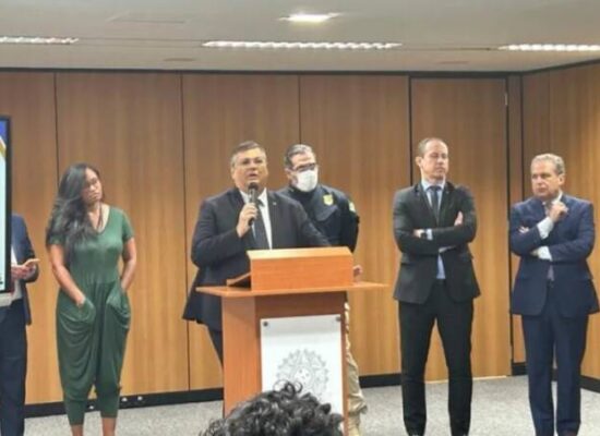 Dino anuncia 20 milhões para enfrentamento à violência na Bahia