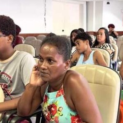 Adolescentes do Projeto Protagonize e do SCFV participam de palestra sobre programas de estágio
