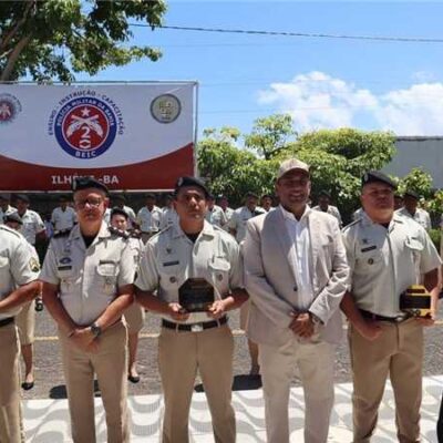 Mário Alexandre prestigia formatura de nova turma de sargentos da PMBA e recebe homenagem do CPRS