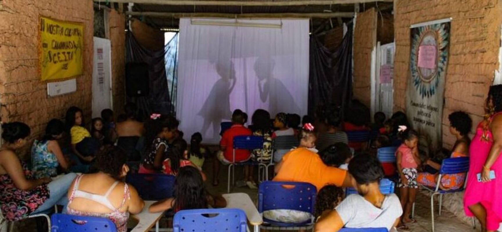 Espetáculo ‘Um corpo de palavras’ é apresentado em escolas públicas do Sul da Bahia